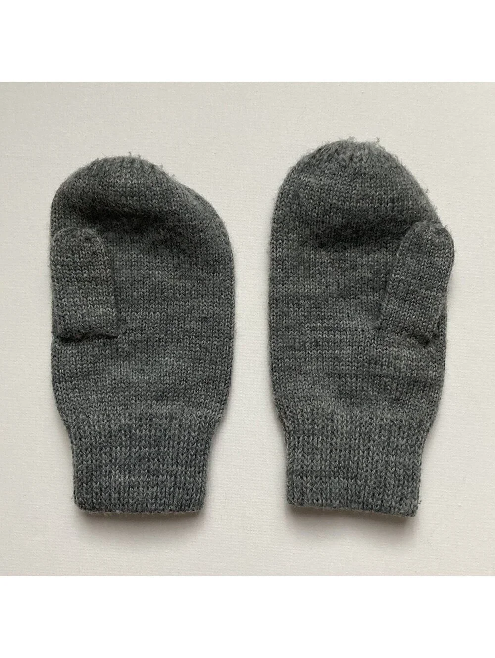 Y2K Mudd Mittens grey